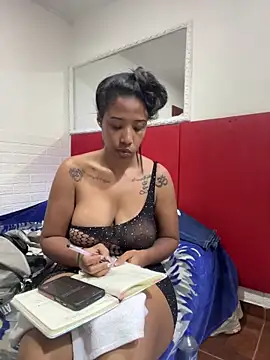 Snapshot of LadyEbonyX chatting on 10-26-25, 03:51 LadyEbonyX online show from 10-26-25, 03:51