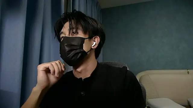 Snapshot of wuzhimao0207 chatting on 06-18-26, 03:27 wuzhimao0207 online show from 06-18-26, 03:27