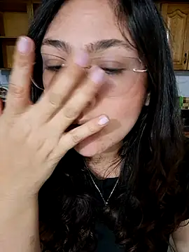 Mia Ruiz online show from 10-24-25, 02:08