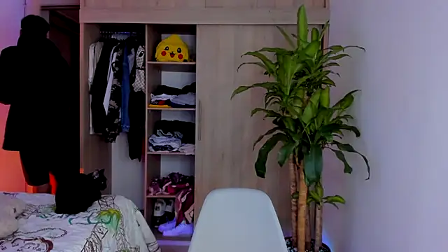 aldrinwhite online show from 11-12-25, 08:52