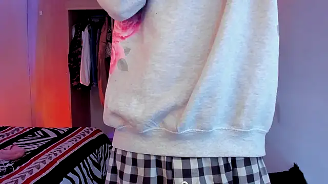 aldrinwhite online show from 12-21-25, 04:03