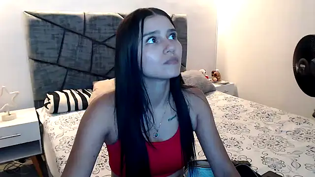 Snapshot of cloe_fox chatting on 11-23-25, 12:10 cloe fox online show from 11-23-25, 12:10