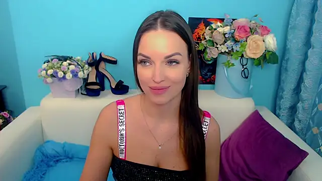 LindaaLu online show from 12-11-24, 08:04