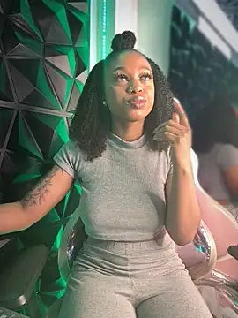 Melany Williams online show from 11-11-25, 01:22