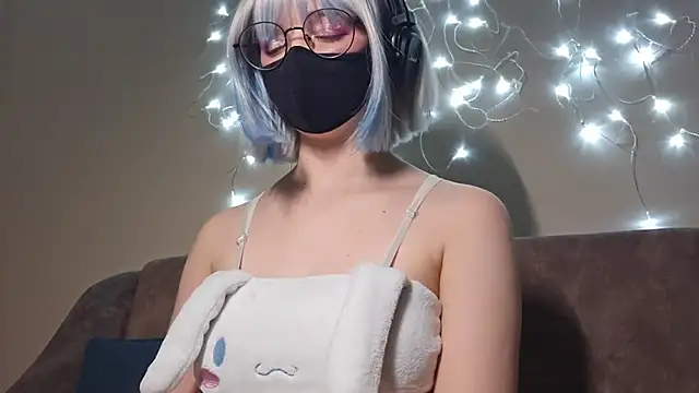 Snapshot of DanaWard chatting on 09-08-25, 08:08 DanaWard online show from 09-08-25, 08:08