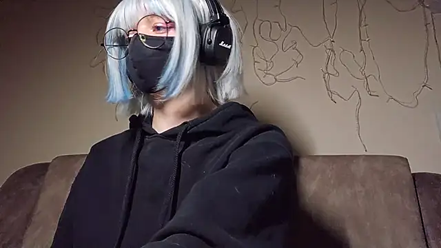 Snapshot of DanaWard chatting on 09-24-25, 09:51 DanaWard online show from 09-24-25, 09:51