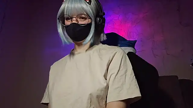 Snapshot of DanaWard chatting on 10-06-25, 09:34 DanaWard online show from 10-06-25, 09:34