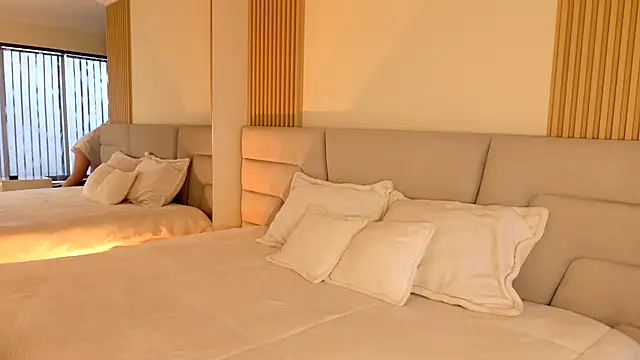 Snapshot of Zoe_Benson chatting on 11-18-25, 01:04 Zoe Benson online show from 11-18-25, 01:04