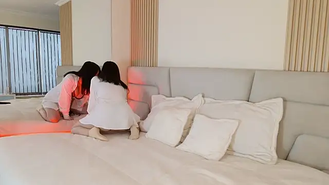 Snapshot of Zoe_Benson chatting on 12-02-25, 11:37 Zoe Benson online show from 12-02-25, 11:37