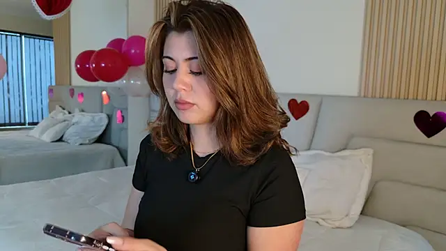 Snapshot of Zoe_Benson chatting on 02-11-26, 12:10 Zoe Benson online show from 02-11-26, 12:10