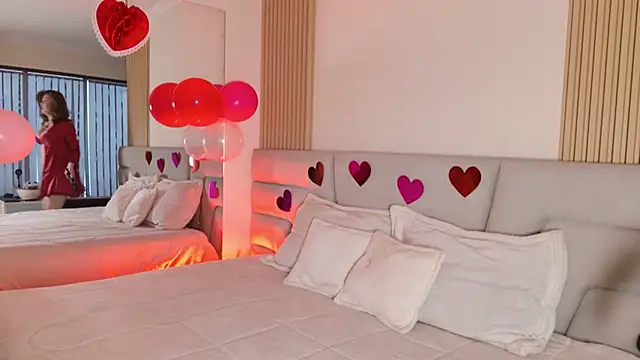 Snapshot of Zoe_Benson chatting on 02-14-26, 12:02 Zoe Benson online show from 02-14-26, 12:02