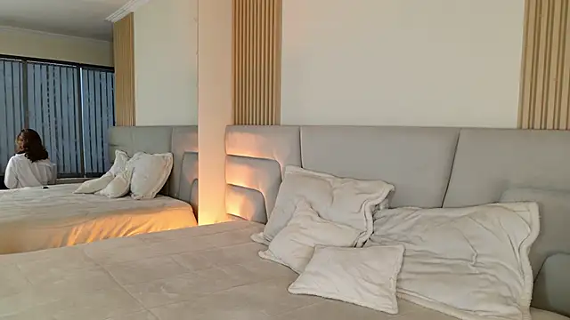 Snapshot of Zoe_Benson chatting on 02-25-26, 12:04 Zoe Benson online show from 02-25-26, 12:04