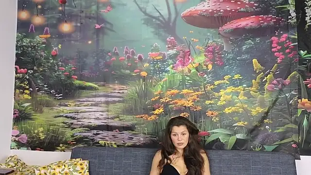 MadameDeFeu online show from 10-15-25, 11:10