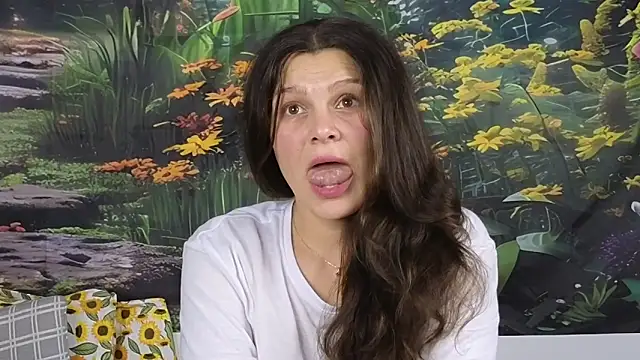 MadameDeFeu online show from 10-25-25, 12:02