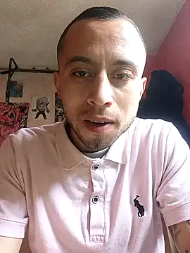 Snapshot of Mich_Stev9524 chatting on 11-19-25, 05:57 Mich Stev9524 online show from 11-19-25, 05:57