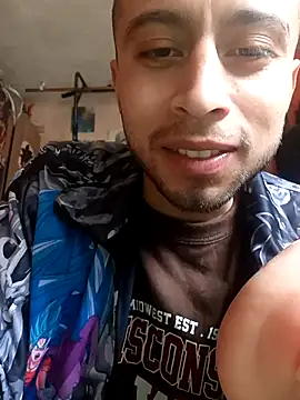 Snapshot of Mich_Stev9524 chatting on 11-20-25, 07:57 Mich Stev9524 online show from 11-20-25, 07:57