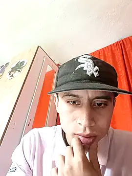 Snapshot of Mich_Stev9524 chatting on 12-22-25, 09:01 Mich Stev9524 online show from 12-22-25, 09:01