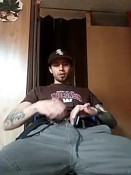 Snapshot of Mich_Stev9524 chatting on 02-09-26, 10:58 Mich Stev9524 online show from 02-09-26, 10:58