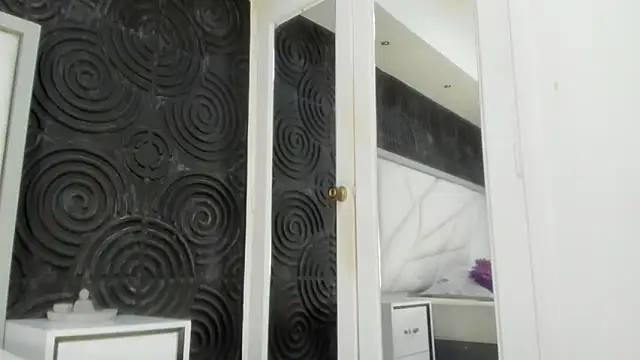 AbigailWilliams  online show from 10-29-25, 11:12