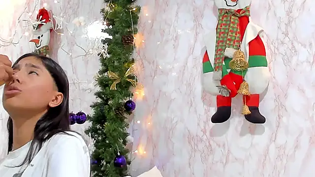 BarbieHotLaura online show from 12-16-24, 06:27