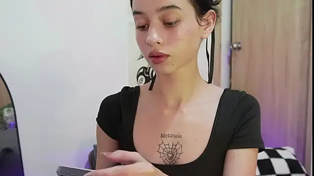 Snapshot of salome-brown chatting on 11-19-25, 11:38 salome-brown online show from 11-19-25, 11:38