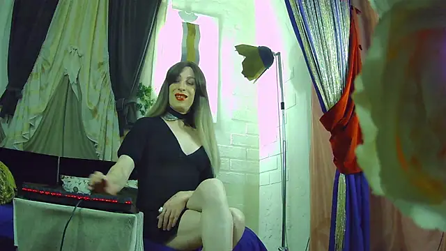 Mary Loon online show from 11-03-25, 10:27