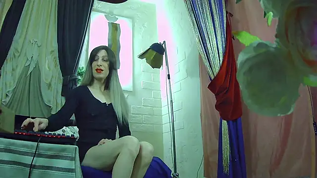 Mary Loon online show from 01-07-26, 01:24