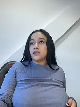 Snapshot of cata_megan chatting on 01-01-25, 12:11 cata megan online show from 01-01-25, 12:11