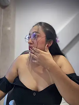 Snapshot of cata_megan chatting on 02-16-25, 11:59 cata megan online show from 02-16-25, 11:59