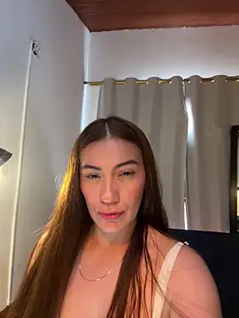 Snapshot of emmily_d chatting on 06-16-26, 07:27 emmily d online show from 06-16-26, 07:27