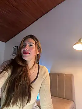 Snapshot of emmily_d chatting on 06-19-26, 06:56 emmily d online show from 06-19-26, 06:56