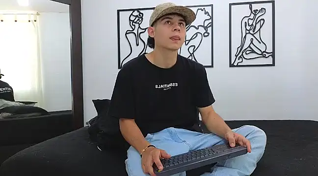 Snapshot of Deam_Broowm chatting on 03-21-25, 09:45 Deam Broowm online show from 03-21-25, 09:45