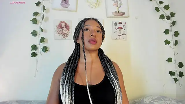 Snapshot of sara_sophieee chatting on 01-18-25, 01:30 sara sophieee online show from 01-18-25, 01:30