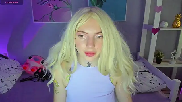 Snapshot of AnneTenet chatting on 12-14-24, 07:29 AnneTenet online show from 12-14-24, 07:29