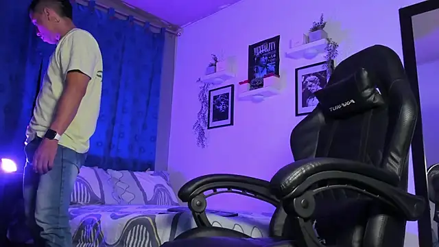 ThomsEvery  online show from 09-23-25, 02:47