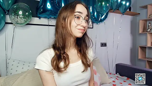 PollyBeev online show from 10-12-25, 07:07