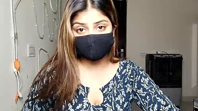 Hoty-Shivangi online show from 04-04-26, 04:48