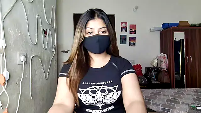 Snapshot of Hoty-Shivangi chatting on 07-10-26, 11:35 Hoty-Shivangi online show from 07-10-26, 11:35
