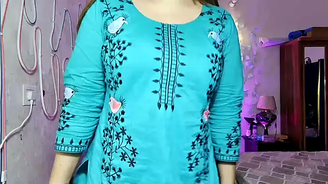 Snapshot of Hoty-Shivangi chatting on 07-17-26, 09:49 Hoty-Shivangi online show from 07-17-26, 09:49