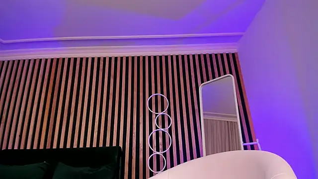 MiaMews online show from 01-31-25, 03:22