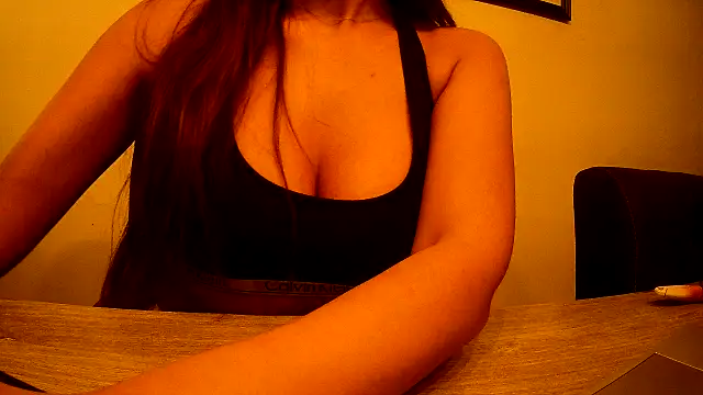 Snapshot of dutchesmee_x chatting on 12-09-24, 06:25 dutchesmee x online show from 12-09-24, 06:25