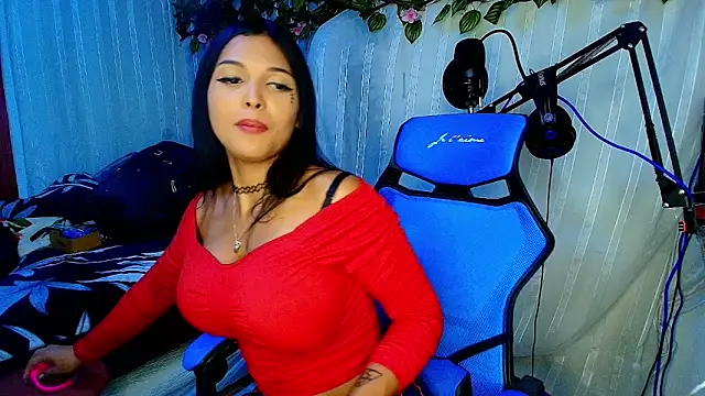 Snapshot of MOMMYJEVAA chatting on 03-19-25, 11:25 MOMMYJEVAA online show from 03-19-25, 11:25