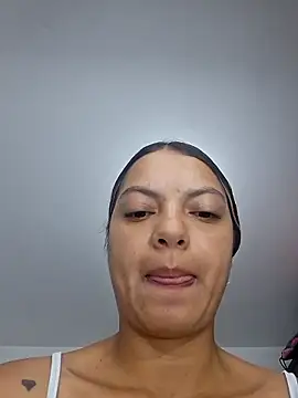 Snapshot of Daila_20_ chatting on 11-22-25, 01:10 Daila 20 online show from 11-22-25, 01:10