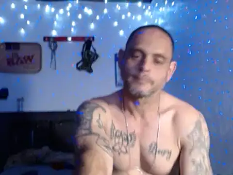 Snapshot of Buffshagswell chatting on 03-10-25, 03:12 Buffshagswell online show from 03-10-25, 03:12