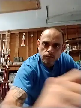 Snapshot of Buffshagswell chatting on 03-10-25, 01:10 Buffshagswell online show from 03-10-25, 01:10