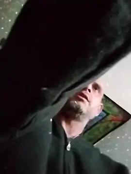 Snapshot of Buffshagswell chatting on 03-12-25, 03:40 Buffshagswell online show from 03-12-25, 03:40