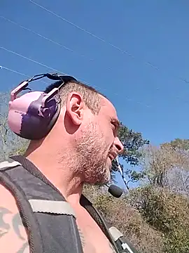 Snapshot of Buffshagswell chatting on 03-17-25, 09:02 Buffshagswell online show from 03-17-25, 09:02