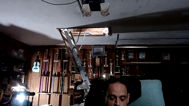 Snapshot of Buffshagswell chatting on 03-18-25, 01:53 Buffshagswell online show from 03-18-25, 01:53