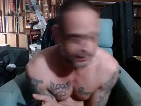 Snapshot of Buffshagswell chatting on 03-18-25, 04:58 Buffshagswell online show from 03-18-25, 04:58