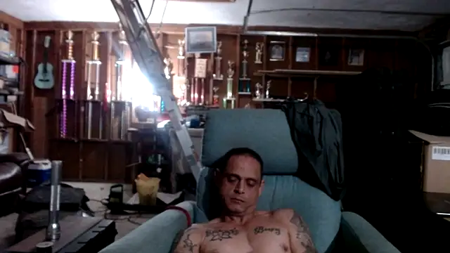 Snapshot of Buffshagswell chatting on 03-20-25, 08:31 Buffshagswell online show from 03-20-25, 08:31